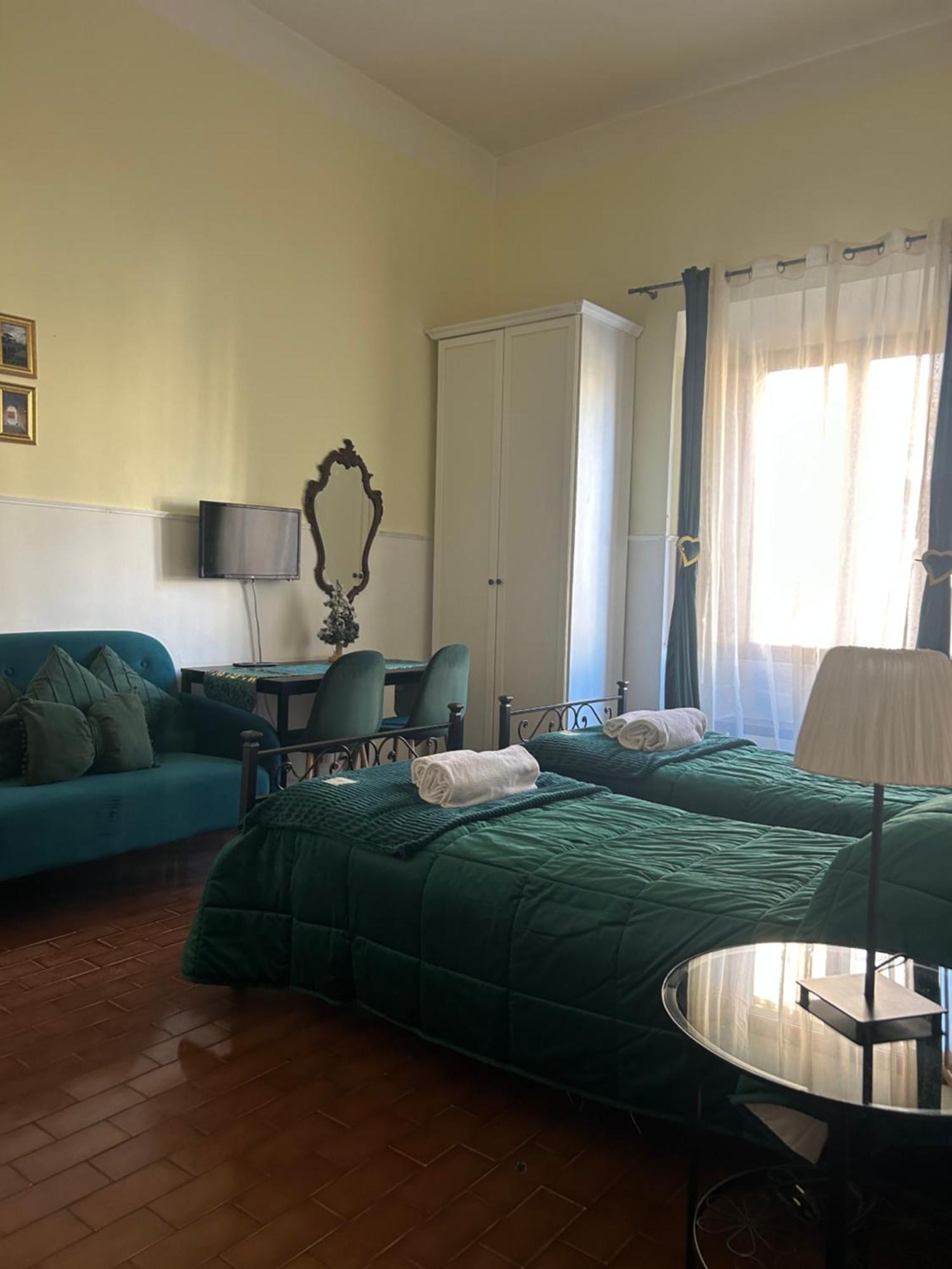 Glam Sm Maggiore Guest House روما المظهر الخارجي الصورة